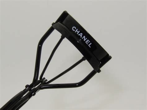 chanel eyelash curler review|chanel eyelash curler buy.